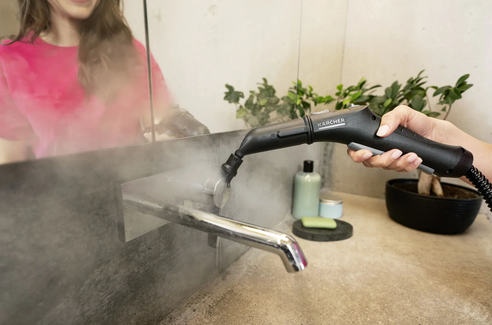 Karcher SC-2 EASYFIX PLUS stoomreiniger met flexibel scharnier op de vloermond - Image 3