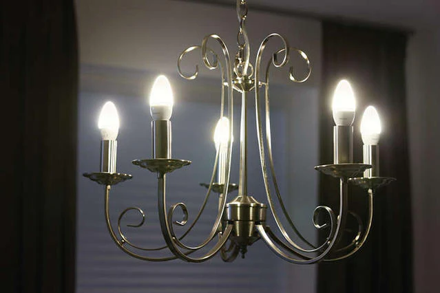 Philips LED Kaarslamp 250 lumen - Image 3