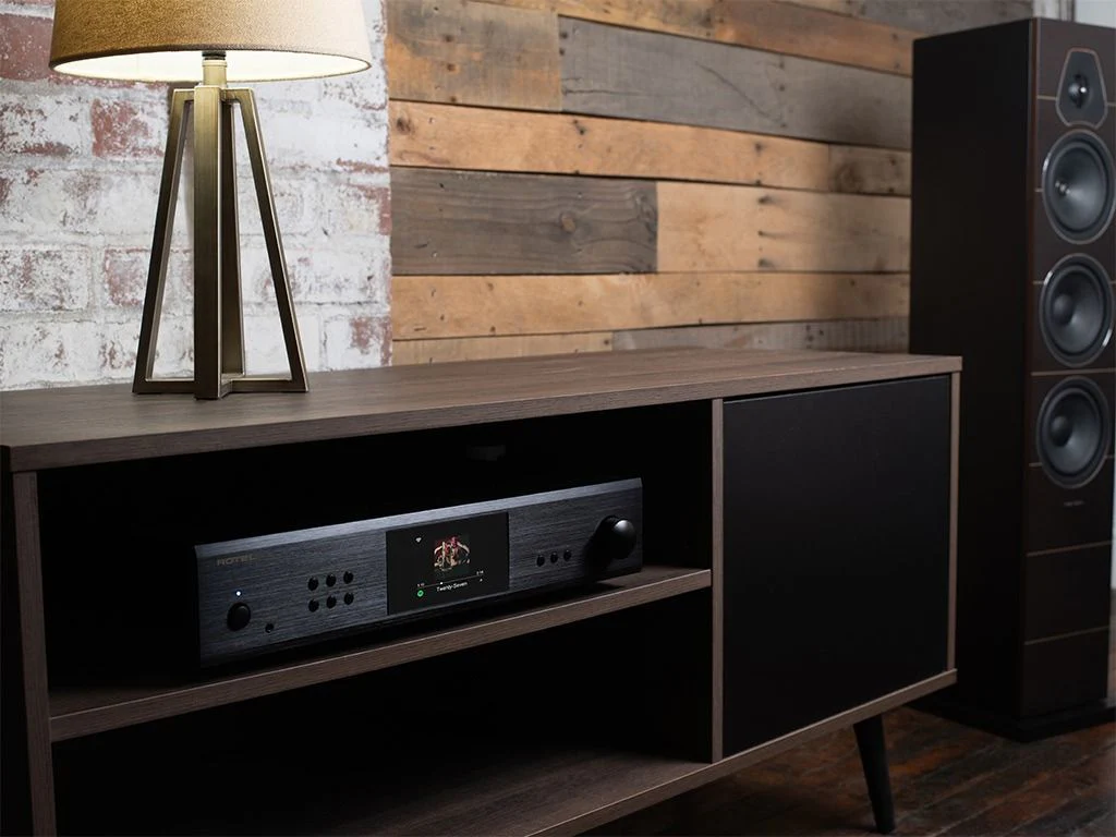 Rotel S14 model 2025 zwart Streaming versterker - Image 2