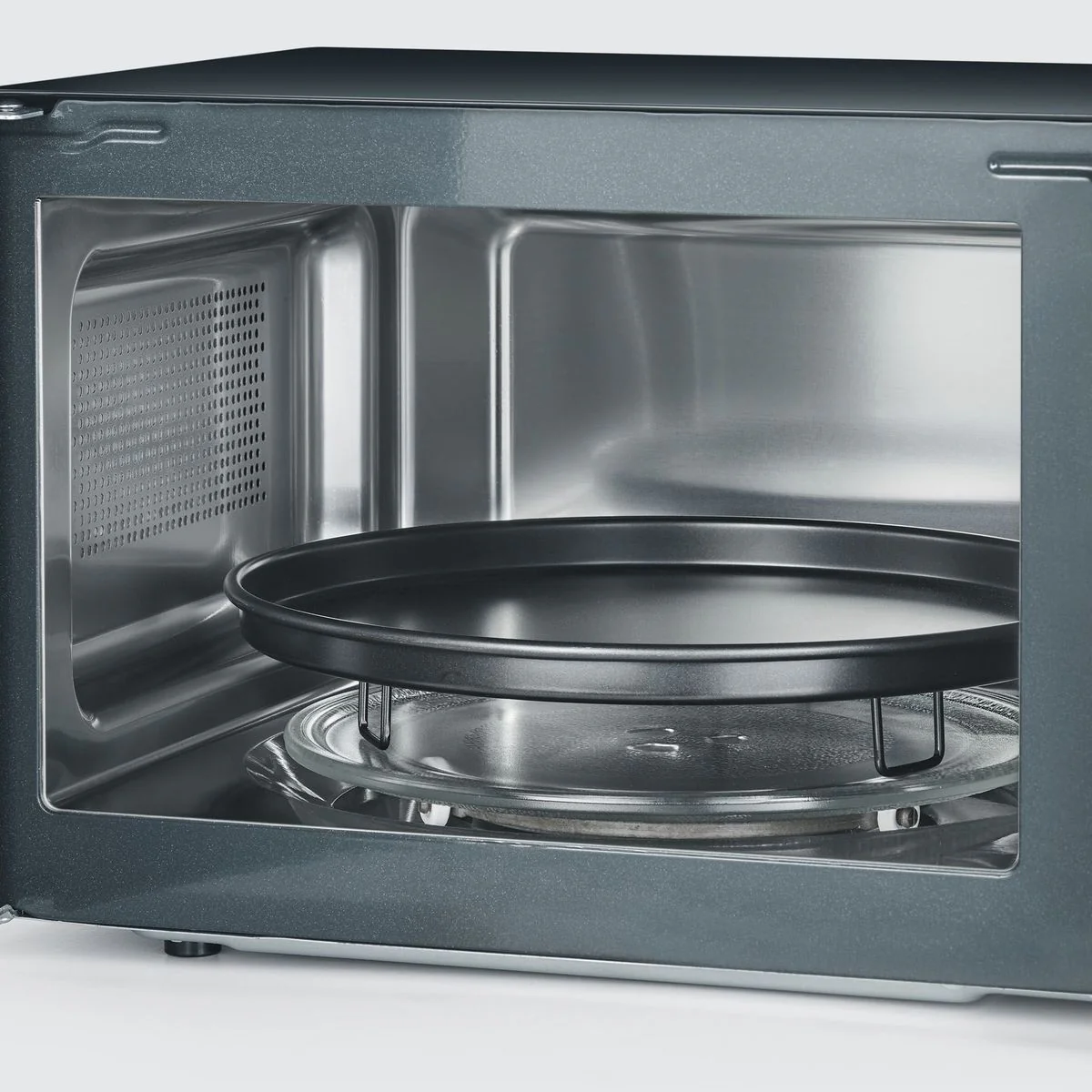 Severin MW7752 3 in 1 magnetron met Pizzapan - Image 2