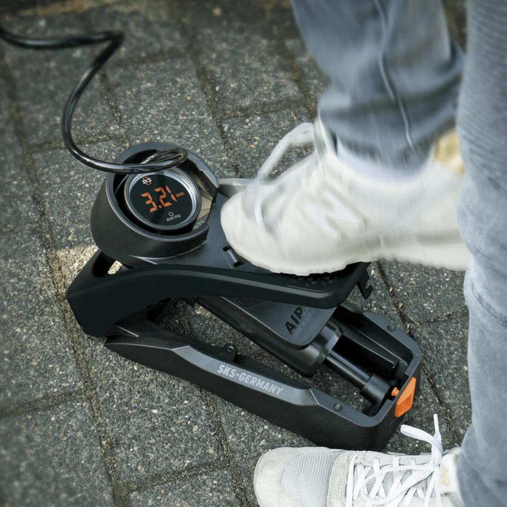 SKS Airstep Digi voetpomp met wandhouder - Image 2