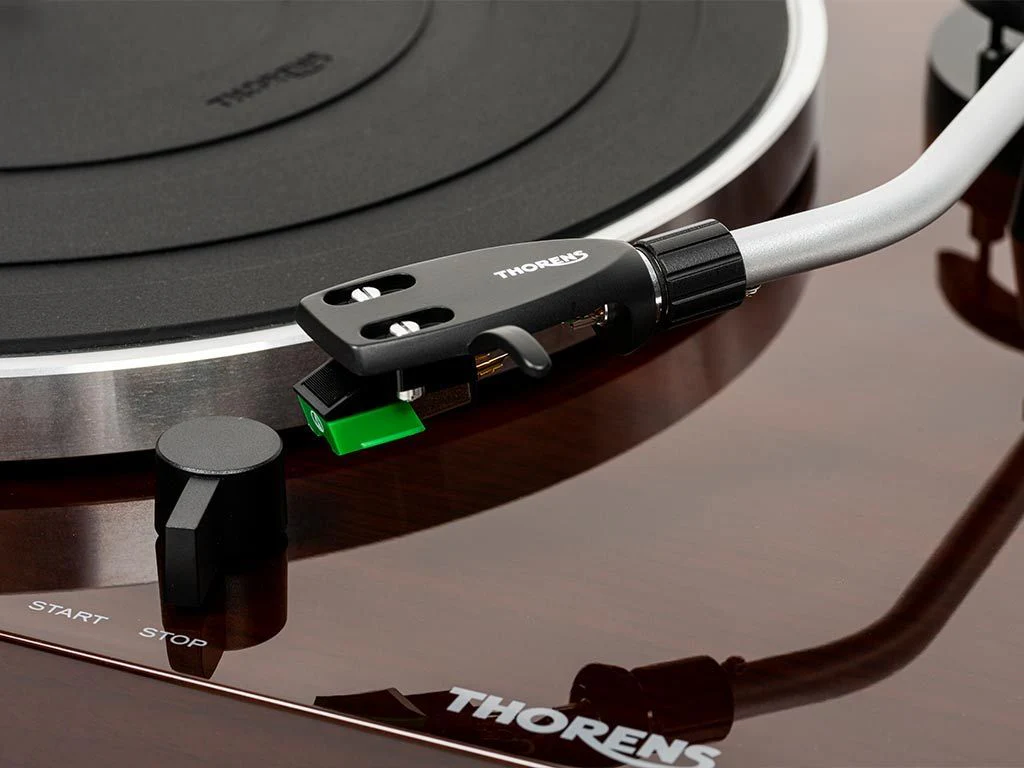 Thorens TD 204 walnoot handmatige snaaraangedreven platenspeler - Image 9