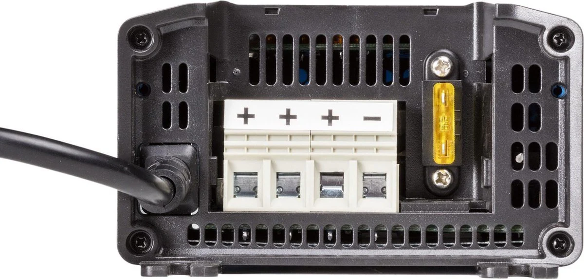 Victron Blue Smart IP22 12/30-3 compacte acculader met 3 uitgangen - Image 4