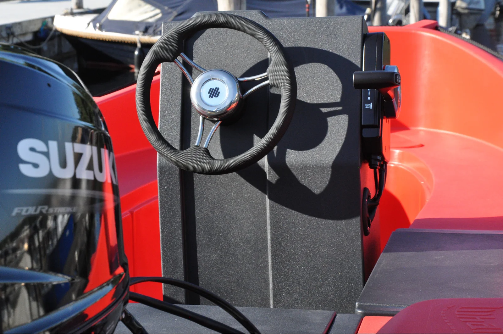 Whaly 435 Suzuki 30 pk consoleboot rood - Image 10